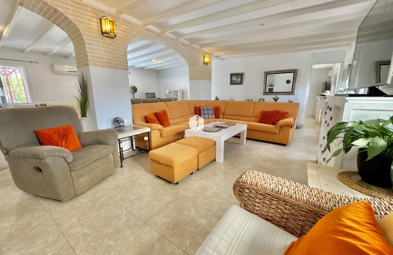 Z drugiej ręki - Villa -
Dolores - Comunidad Valenciana