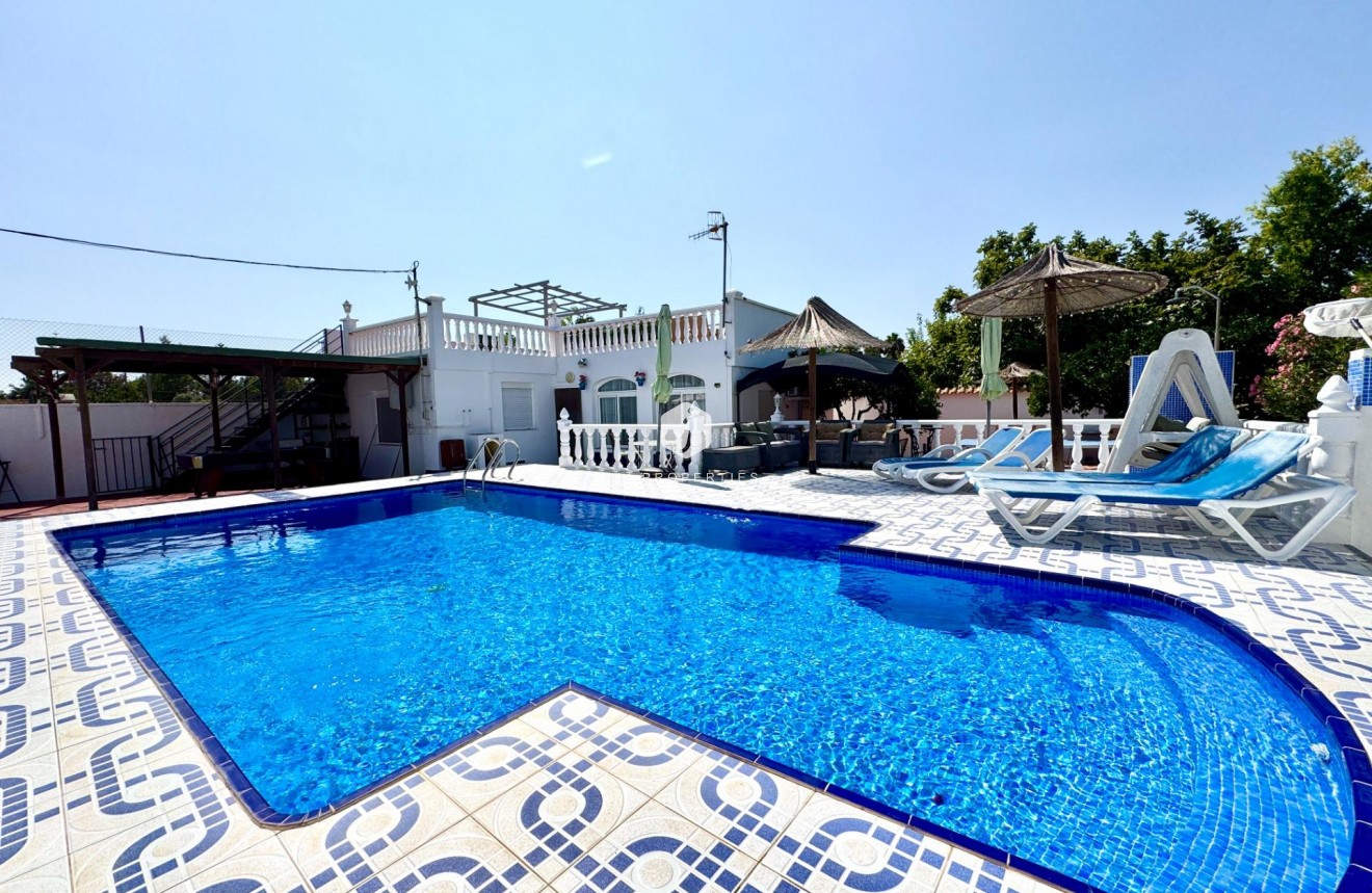 Z drugiej ręki - Villa -
Dolores - Comunidad Valenciana