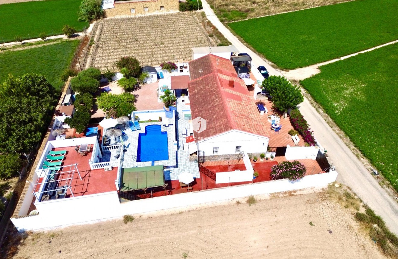 Z drugiej ręki - Villa -
Dolores - Comunidad Valenciana