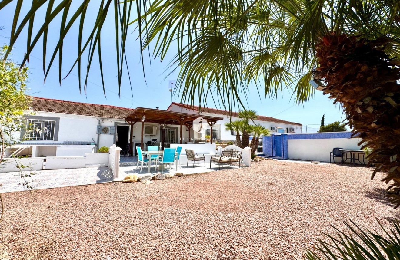 Z drugiej ręki - Villa -
Dolores - Comunidad Valenciana