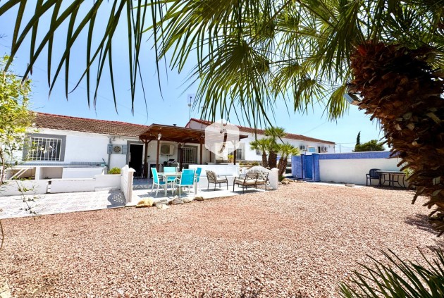 Z drugiej ręki - Villa -
Dolores - Comunidad Valenciana