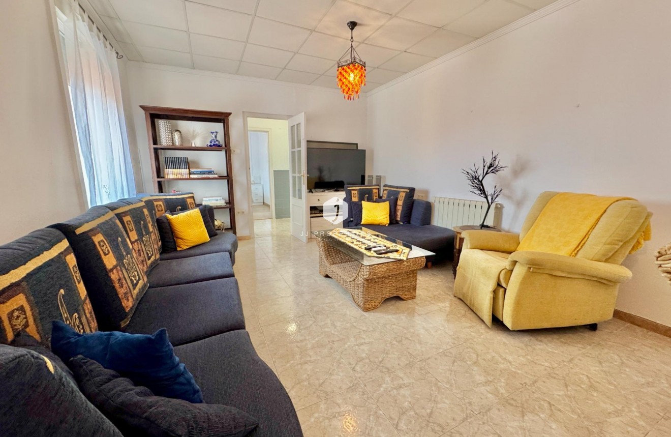Z drugiej ręki - Villa -
Dolores - Comunidad Valenciana
