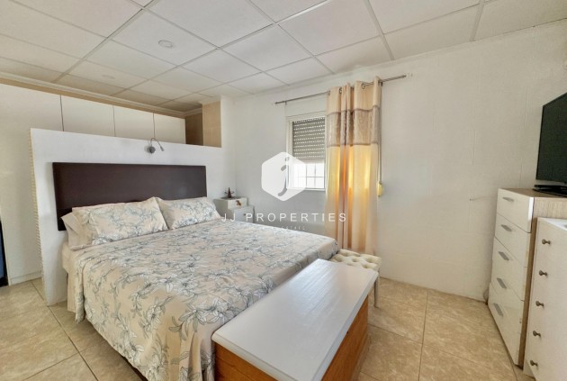 Z drugiej ręki - Villa -
Dolores - Comunidad Valenciana