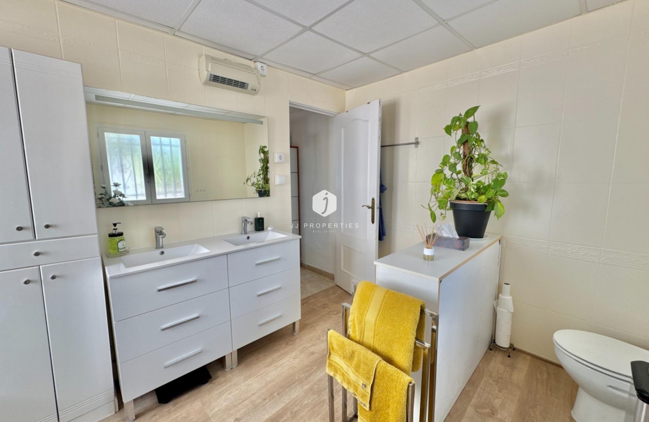 Z drugiej ręki - Villa -
Dolores - Comunidad Valenciana