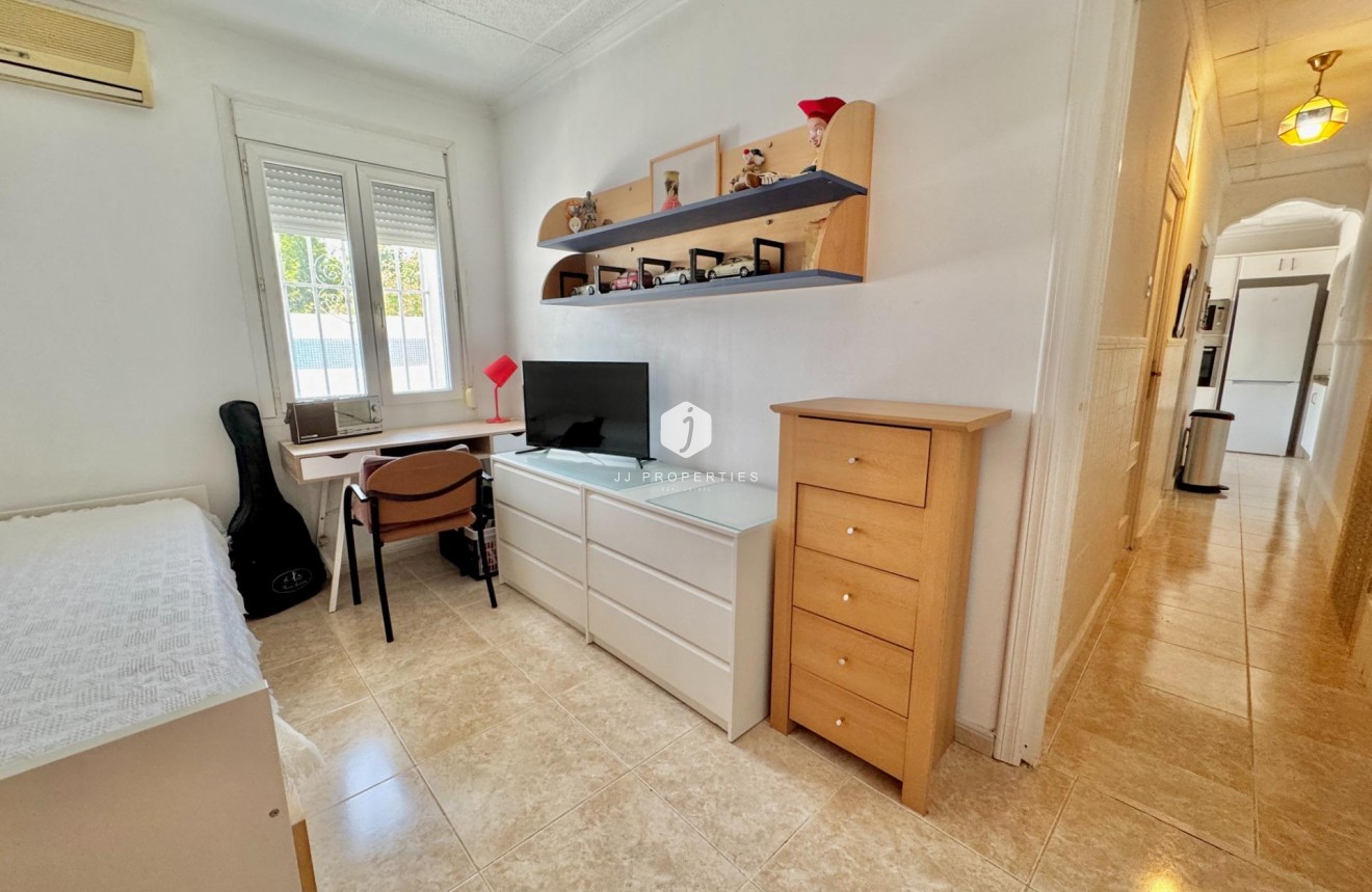 Z drugiej ręki - Villa -
Dolores - Comunidad Valenciana