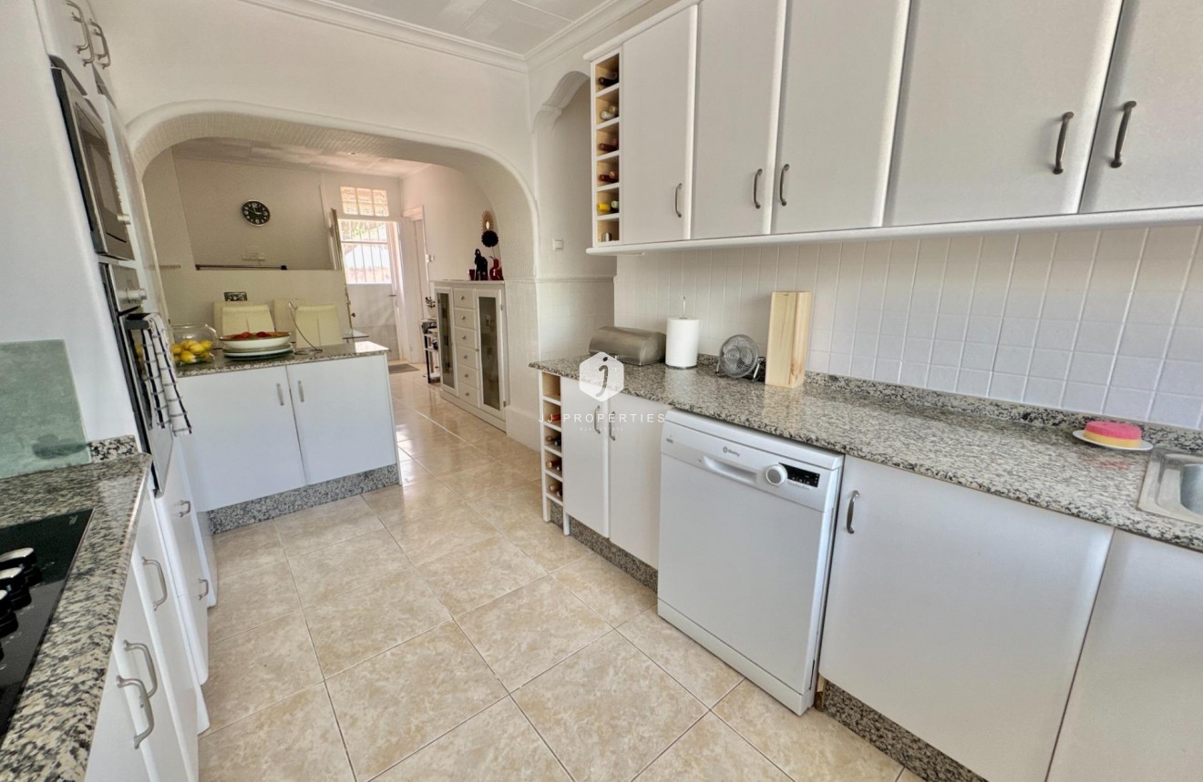 Z drugiej ręki - Villa -
Dolores - Comunidad Valenciana