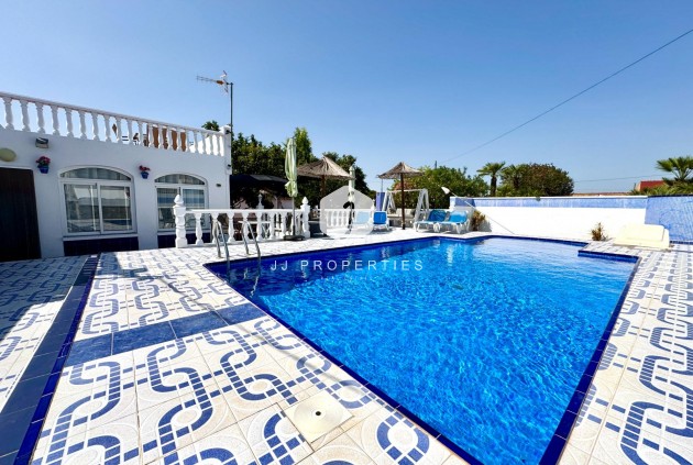 Z drugiej ręki - Villa -
Dolores - Comunidad Valenciana