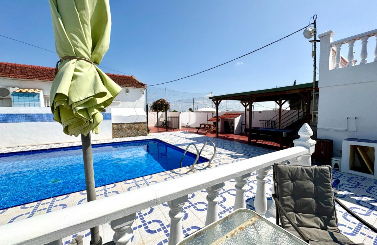Z drugiej ręki - Villa -
Dolores - Comunidad Valenciana