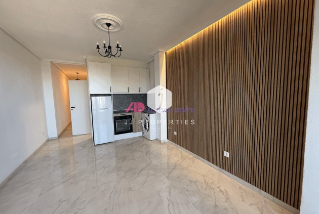 Z drugiej ręki - Mieszkanie w bloku -
Torrevieja - Costa Blanca
