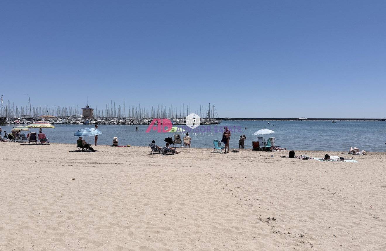 Z drugiej ręki - Mieszkanie w bloku -
Torrevieja - Costa Blanca