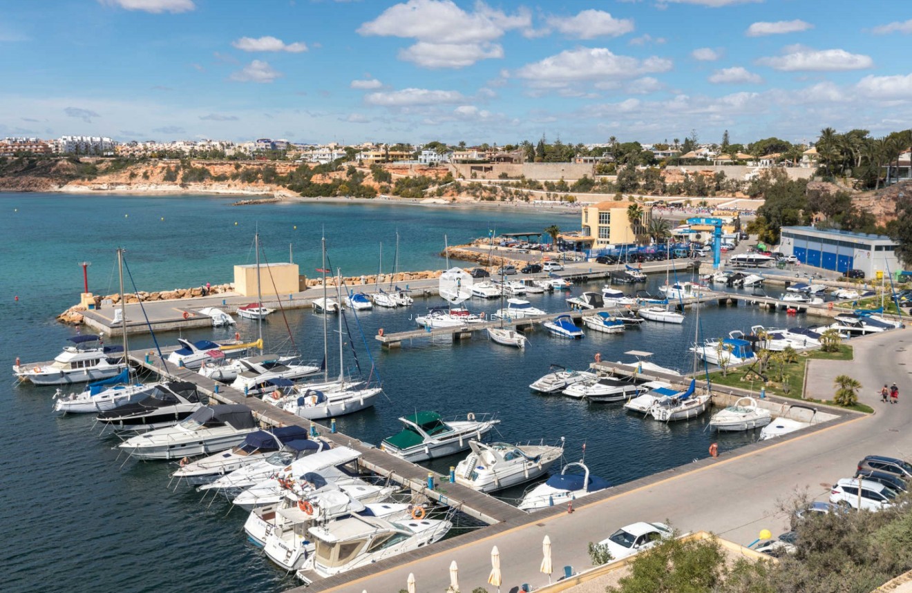 Z drugiej ręki - Mieszkanie w bloku -
Orihuela Costa - Costa Blanca