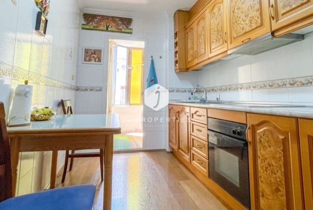 Z drugiej ręki - Mieszkanie w bloku -
Torrevieja - Costa Blanca