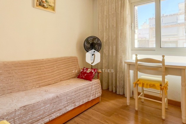 Z drugiej ręki - Mieszkanie w bloku -
Torrevieja - Costa Blanca
