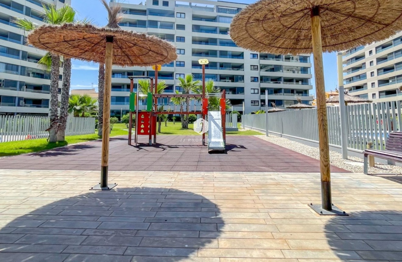 Z drugiej ręki - Mieszkanie w bloku -
Orihuela Costa - Costa Blanca