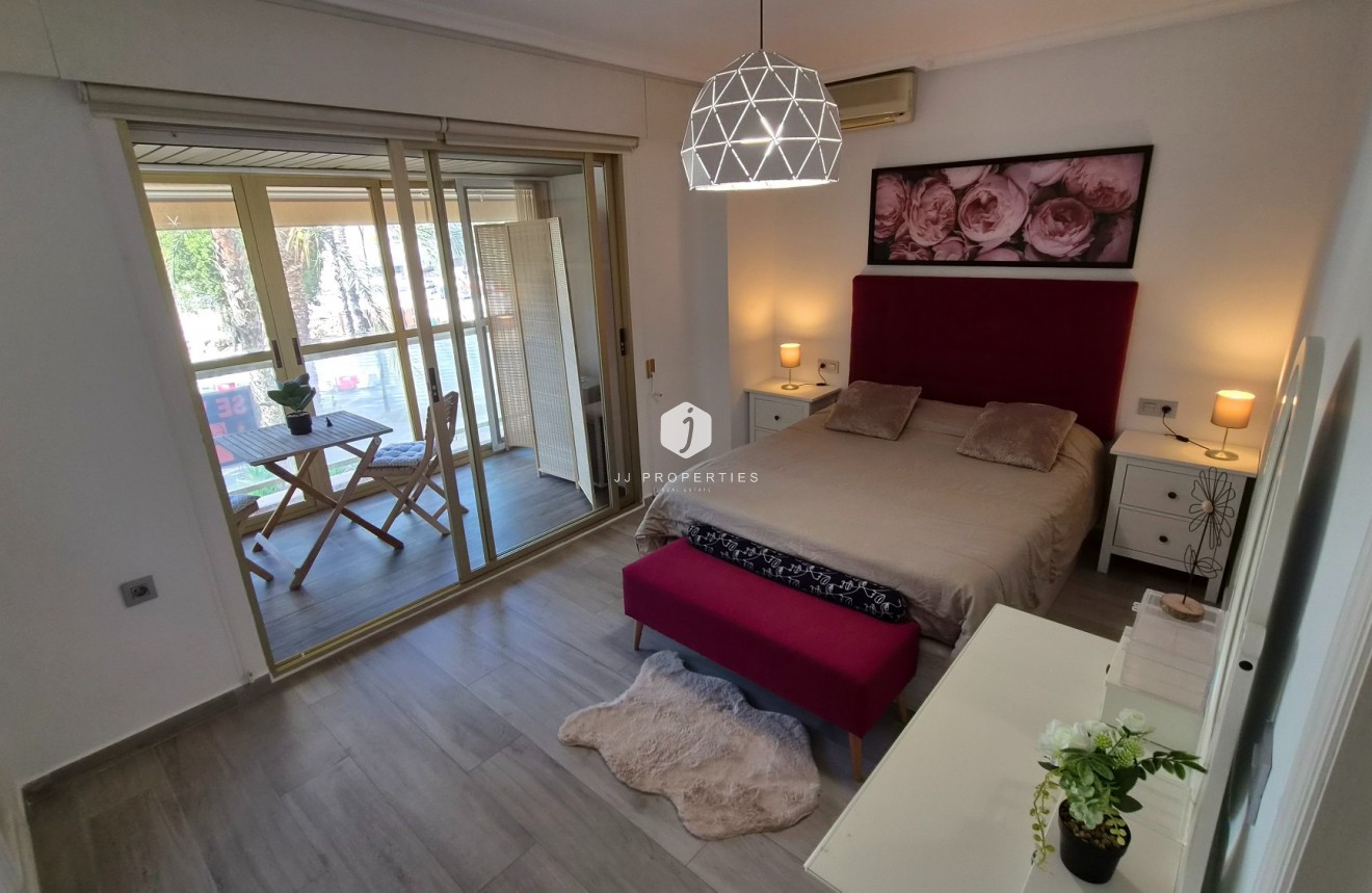Z drugiej ręki - Mieszkanie w bloku -
Torrevieja - Costa Blanca