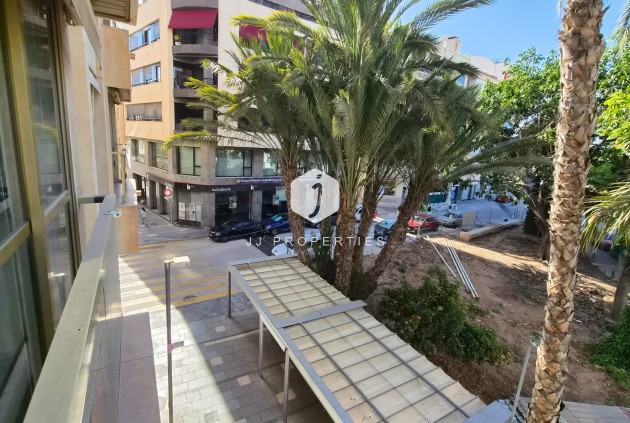Z drugiej ręki - Mieszkanie w bloku -
Torrevieja - Costa Blanca