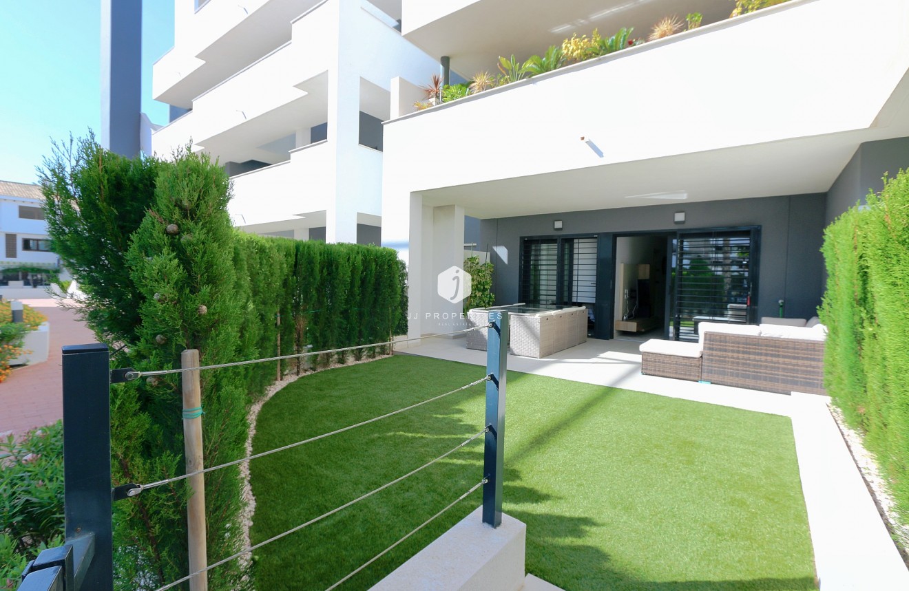 Z drugiej ręki - Mieszkanie w bloku -
Playa Flamenca - Costa Blanca