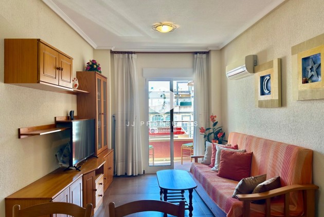 Z drugiej ręki - Mieszkanie w bloku -
Torrevieja - Centro
