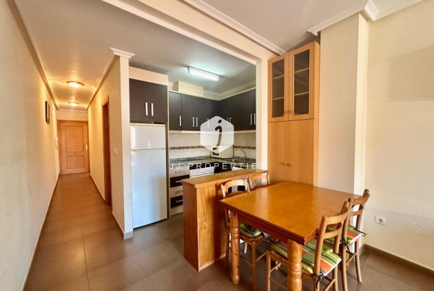 Z drugiej ręki - Mieszkanie w bloku -
Torrevieja - Centro