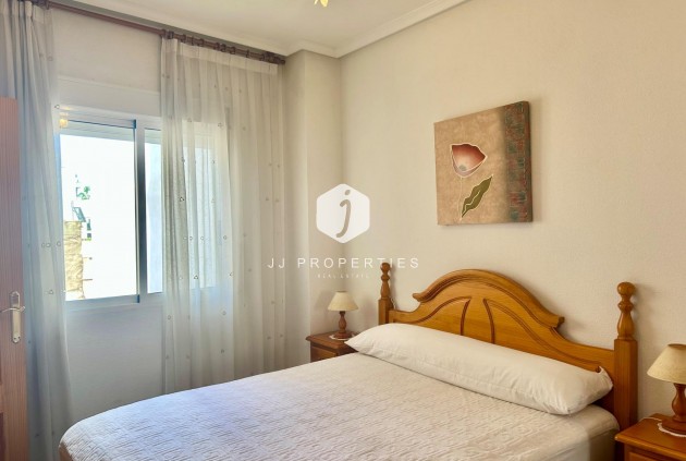 Z drugiej ręki - Mieszkanie w bloku -
Torrevieja - Centro
