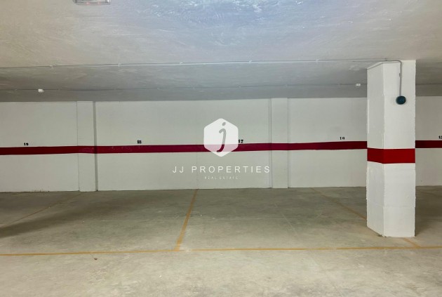 Z drugiej ręki - Mieszkanie w bloku -
Torrevieja - Centro