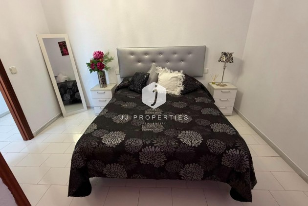 Z drugiej ręki - Mieszkanie w bloku -
Torrevieja - Torreblanca