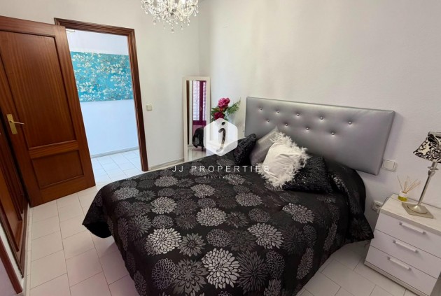 Z drugiej ręki - Mieszkanie w bloku -
Torrevieja - Torreblanca