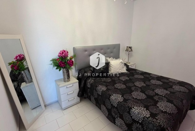 Z drugiej ręki - Mieszkanie w bloku -
Torrevieja - Torreblanca