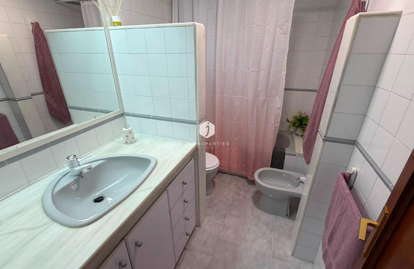 Z drugiej ręki - Mieszkanie w bloku -
Torrevieja - Torreblanca