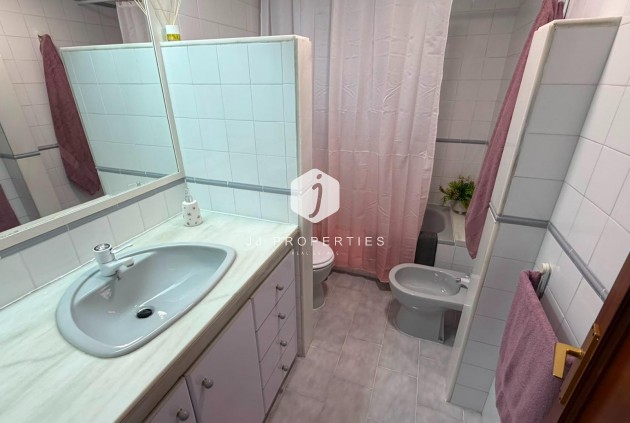 Z drugiej ręki - Mieszkanie w bloku -
Torrevieja - Torreblanca