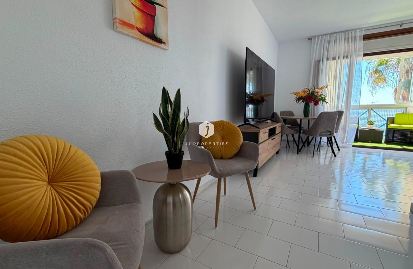 Z drugiej ręki - Mieszkanie w bloku -
Torrevieja - Torreblanca