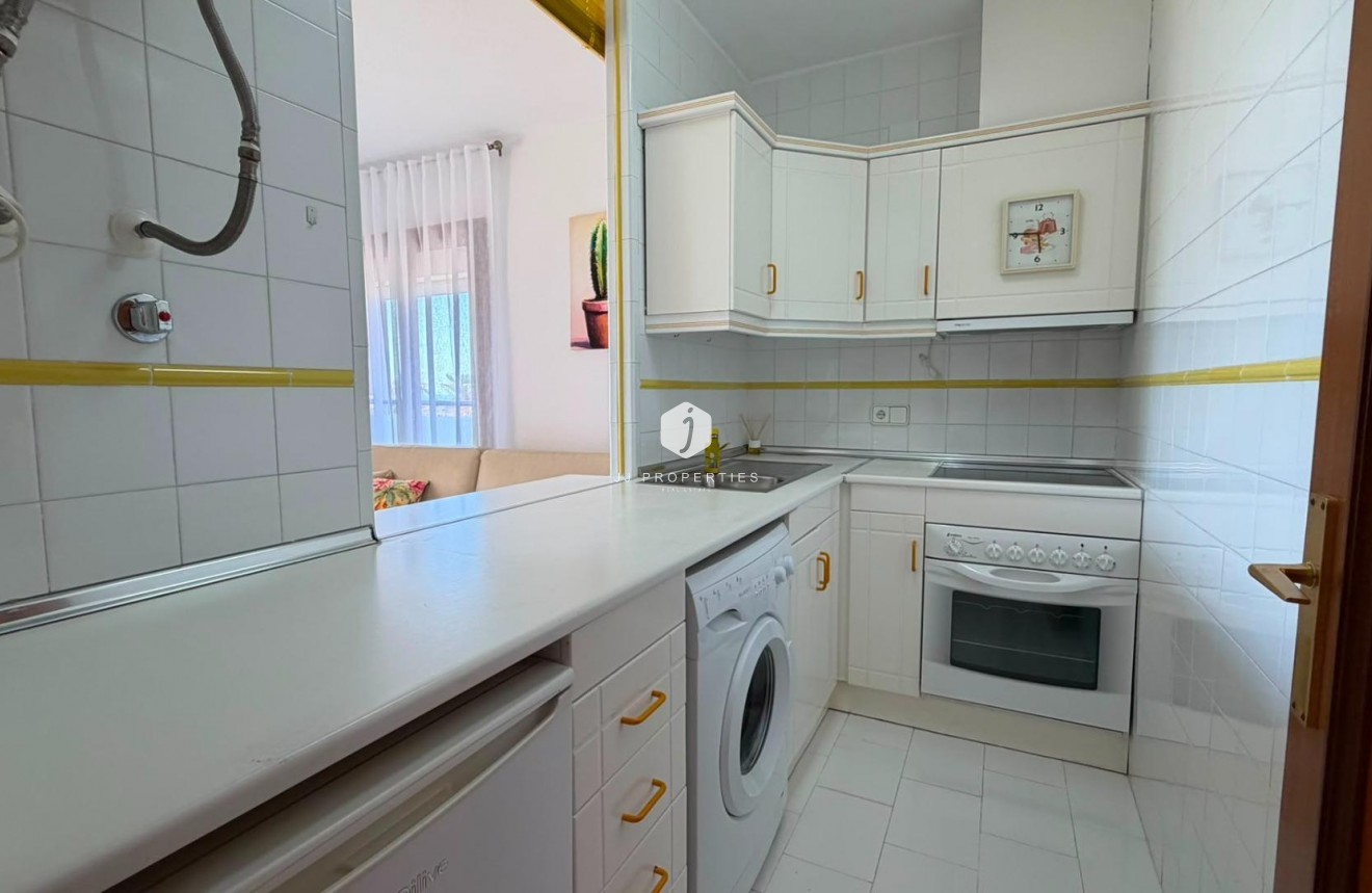 Z drugiej ręki - Mieszkanie w bloku -
Torrevieja - Torreblanca