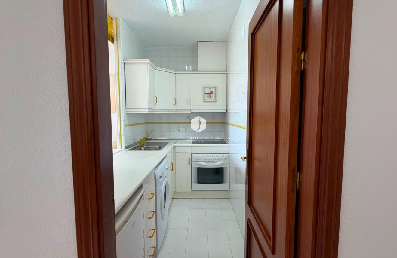 Z drugiej ręki - Mieszkanie w bloku -
Torrevieja - Torreblanca