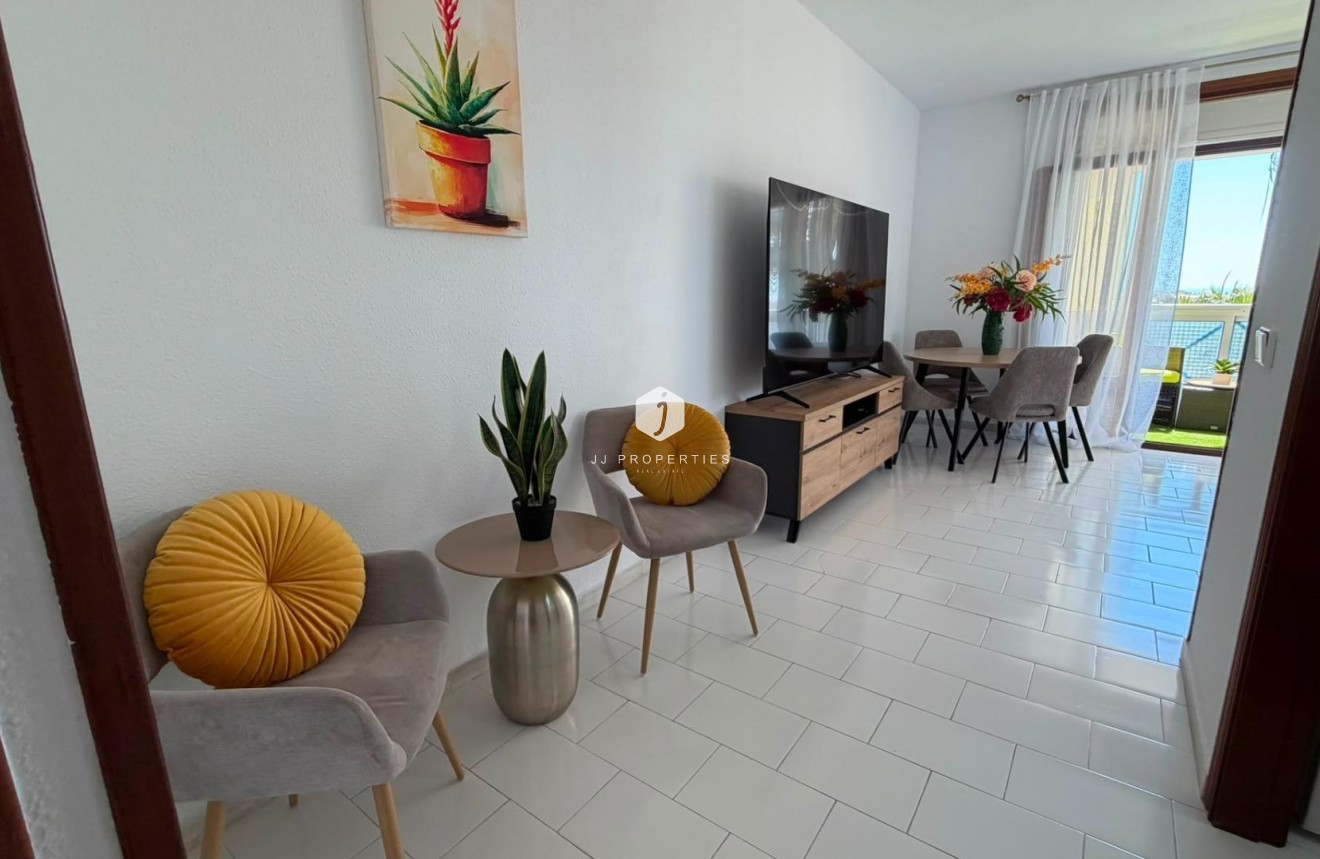 Z drugiej ręki - Mieszkanie w bloku -
Torrevieja - Torreblanca