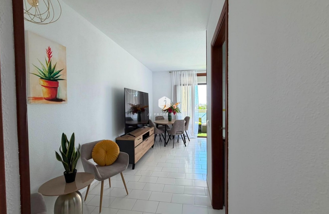 Z drugiej ręki - Mieszkanie w bloku -
Torrevieja - Torreblanca
