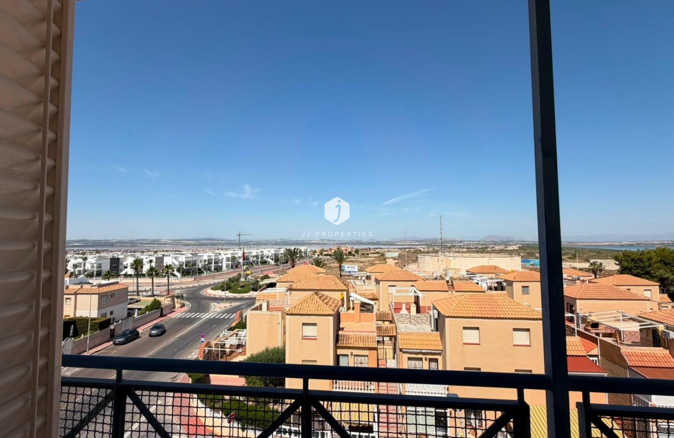 Z drugiej ręki - Mieszkanie w bloku -
Torrevieja - Torreblanca