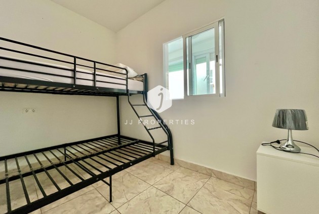 Segunda mano - Apartamento / piso -
Rojales