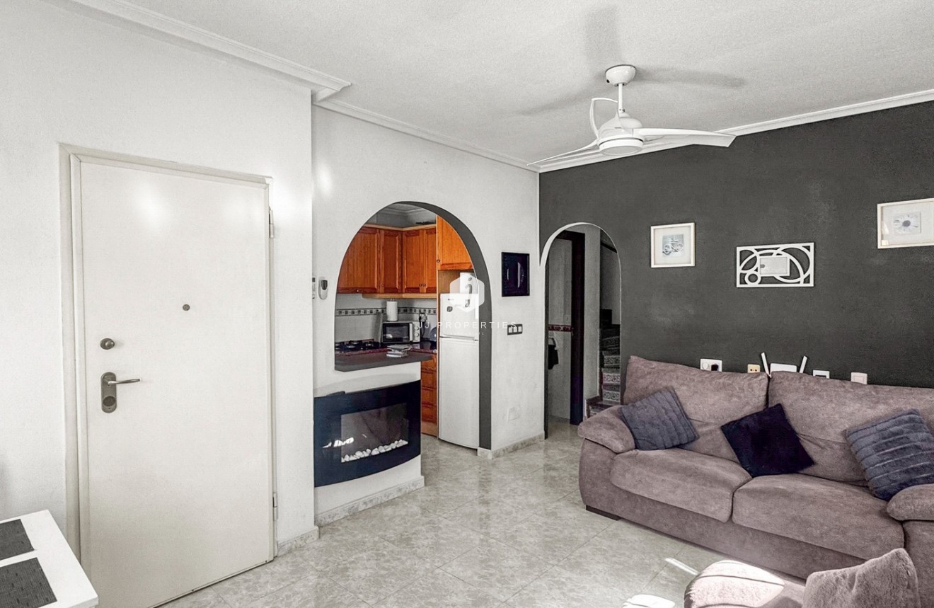 Resale - Chalet -
Torrevieja - Costa Blanca