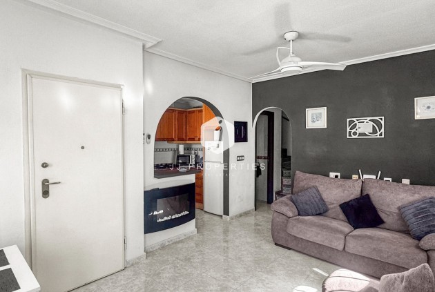Resale - Chalet -
Torrevieja - Costa Blanca