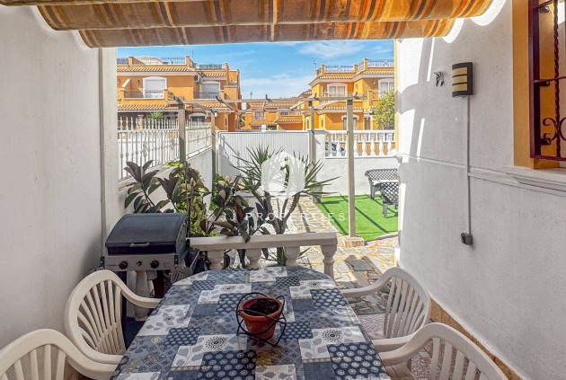 Resale - Chalet -
Torrevieja - Costa Blanca