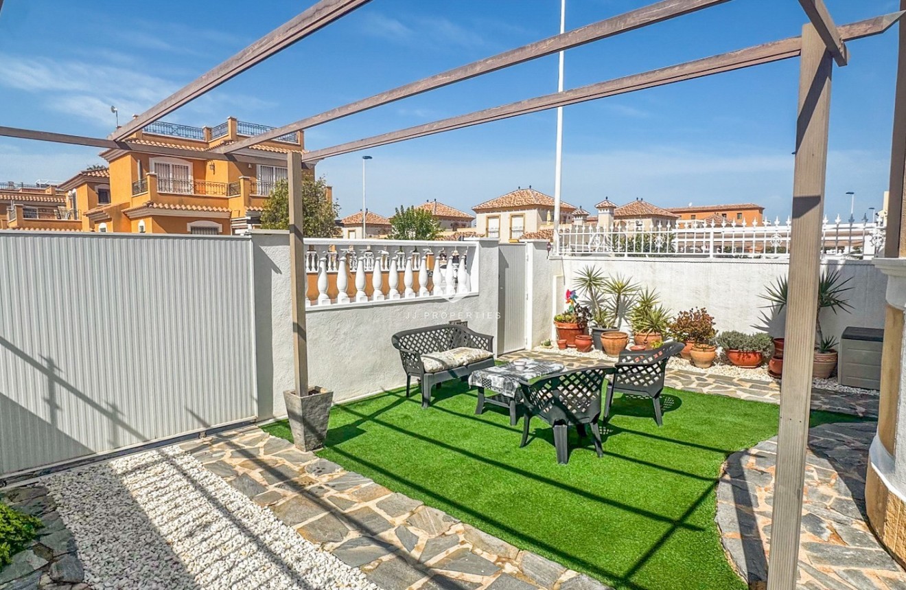 Resale - Chalet -
Torrevieja - Costa Blanca