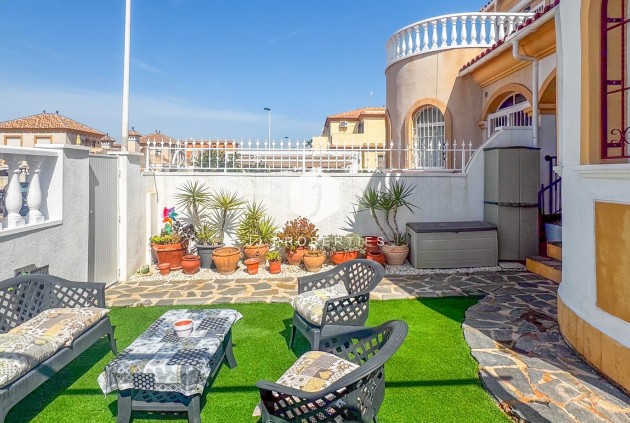 Resale - Chalet -
Torrevieja - Costa Blanca