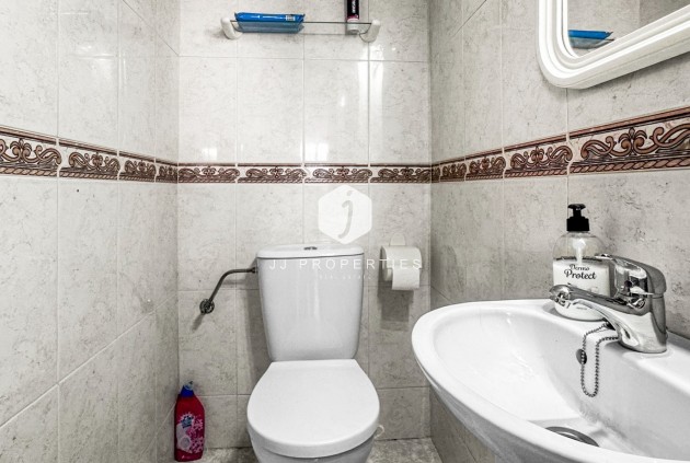 Resale - Chalet -
Torrevieja - Costa Blanca