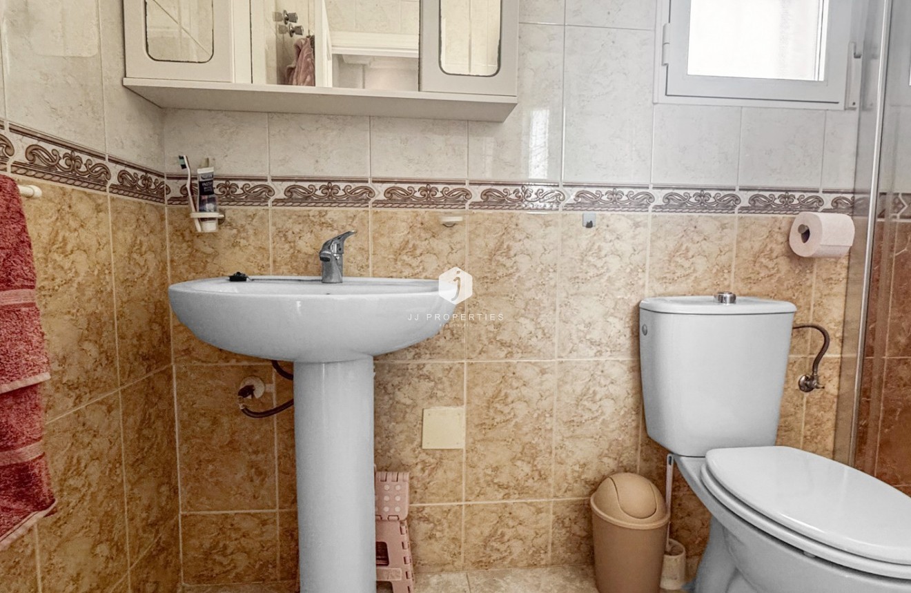 Resale - Chalet -
Torrevieja - Costa Blanca