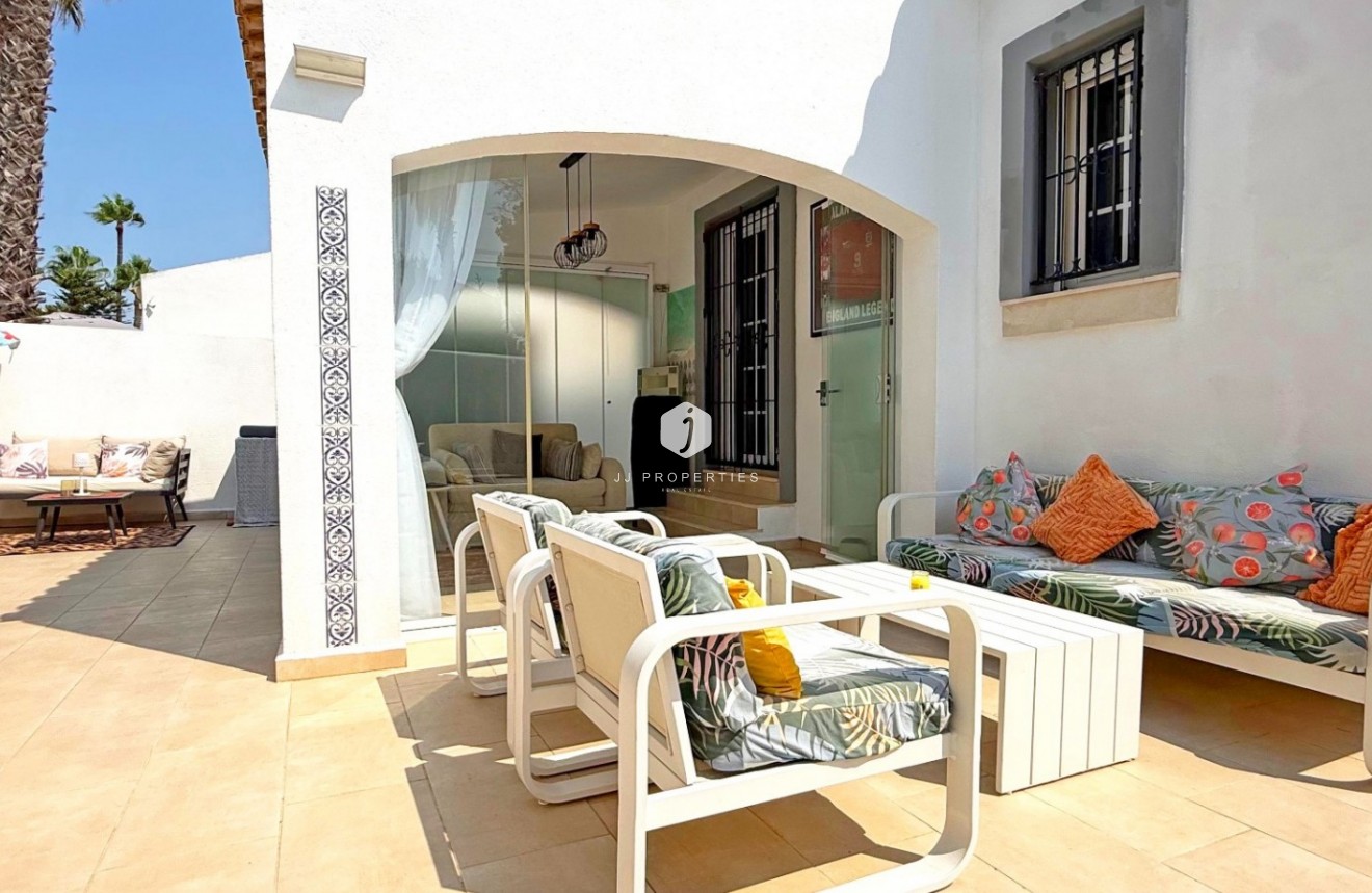 D'occasion - Villa -
Orihuela Costa - Costa Blanca