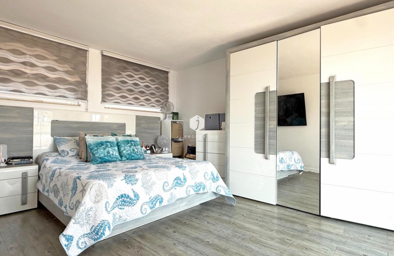 D'occasion - Villa -
Orihuela Costa - Costa Blanca