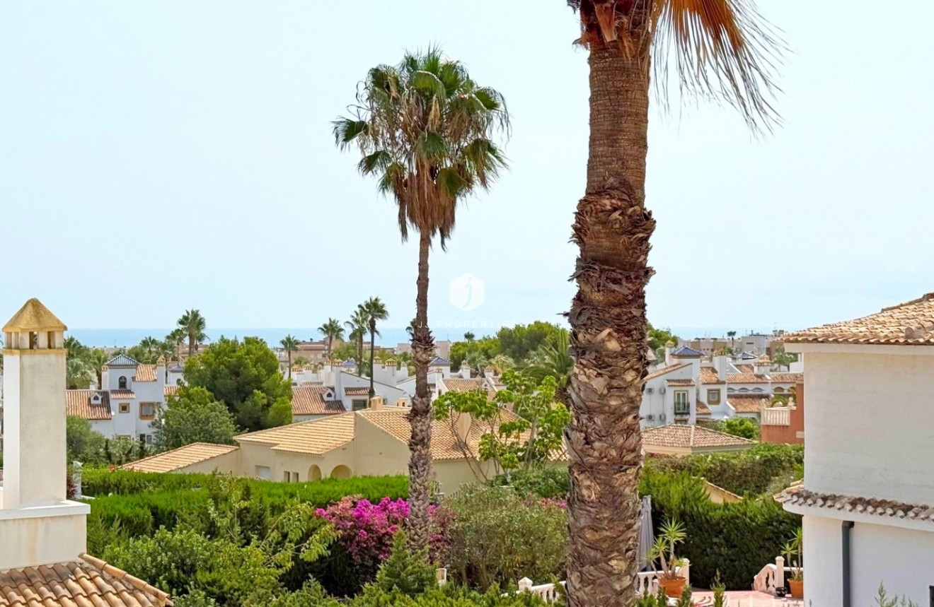 D'occasion - Villa -
Orihuela Costa - Costa Blanca