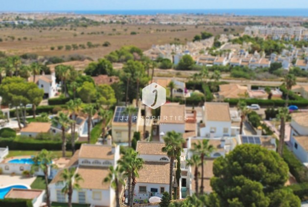 D'occasion - Villa -
Orihuela Costa - Costa Blanca