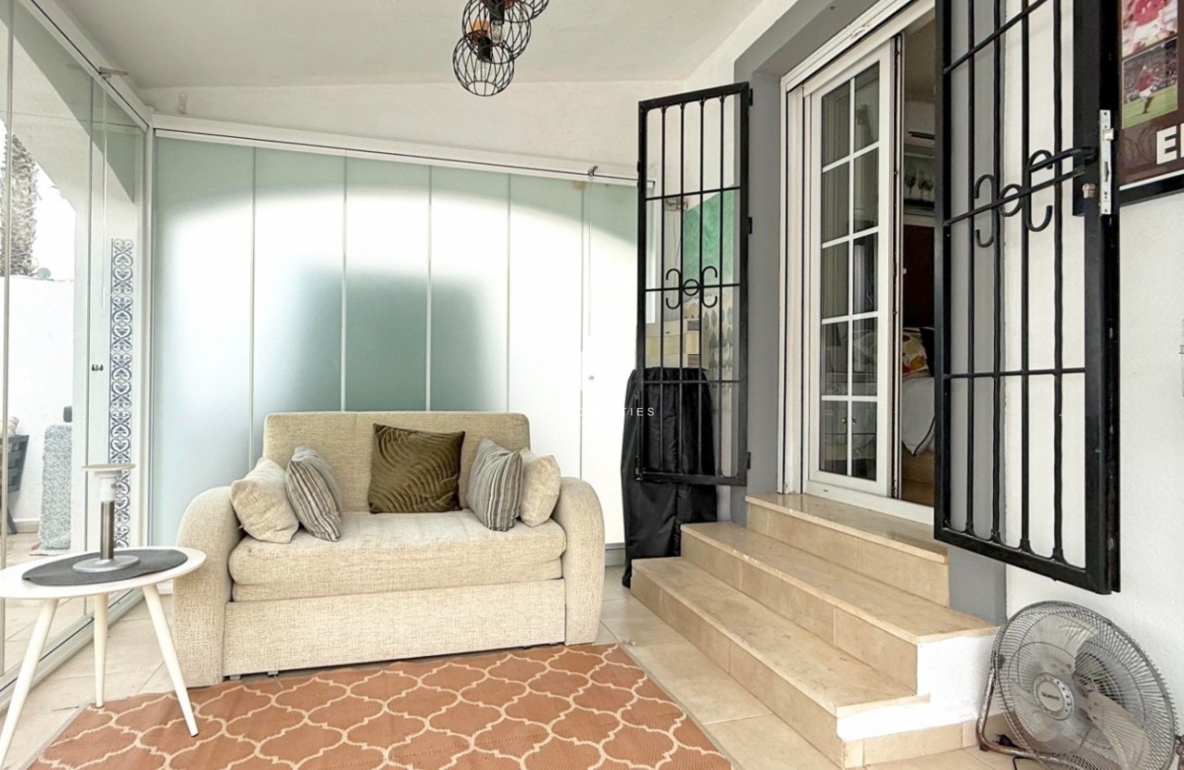 D'occasion - Villa -
Orihuela Costa - Costa Blanca