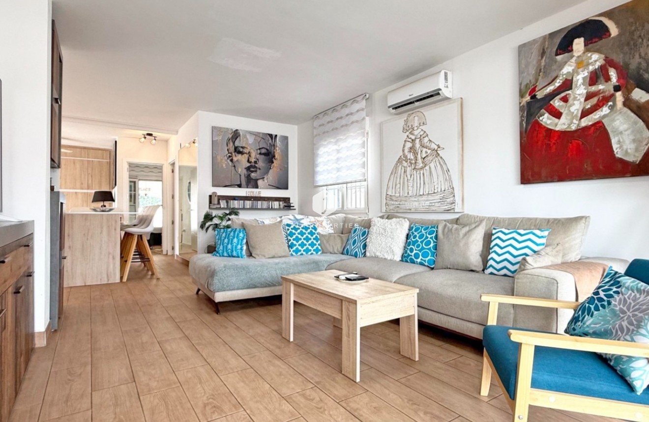 D'occasion - Villa -
Orihuela Costa - Costa Blanca